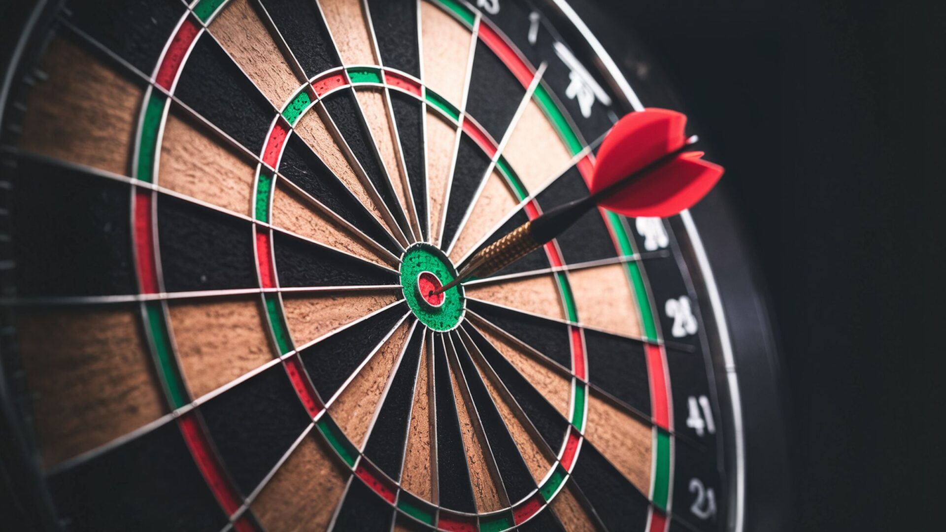 Image showing a bullseye regarding whether .com domain names matter